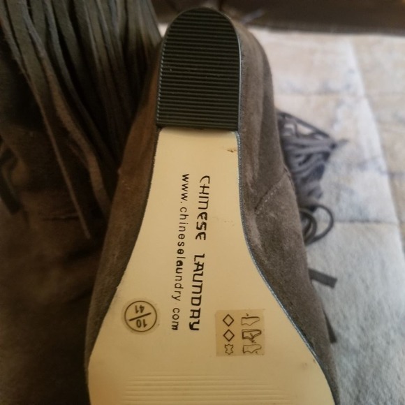 Chinese Laundry Women's Arctic Suede Booties; New without tags - Picture 4 of 4